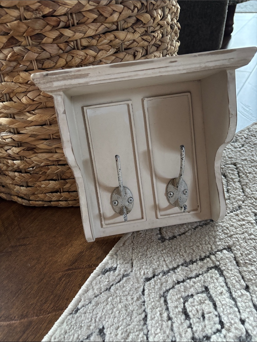 NWT Shabby Chic Cream Wall Hook Shelf - Decorative Home Wall Decor